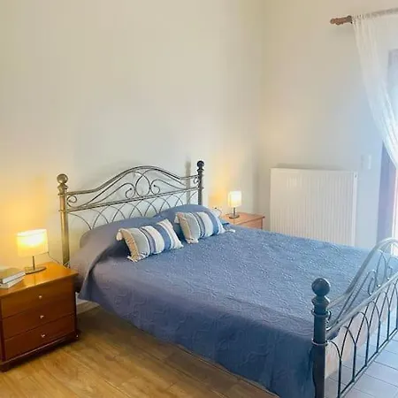 Apartmán μονοκατοικία με θέα στη χώρα πυθαγορείου σάμου *