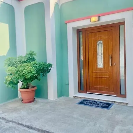 Apartmán μονοκατοικία με θέα στη χώρα πυθαγορείου σάμου *